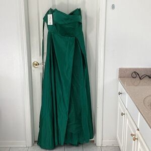 Benzle Strapless Emerald Dress